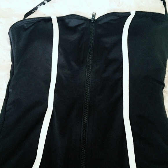 NWT Apt 9 One Piece Black Swimsuit - Picture 3 of 4